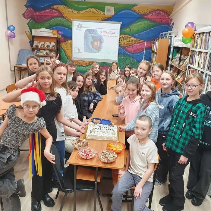 Волонтёры детской библиотеки отметили Международный день добровольцев