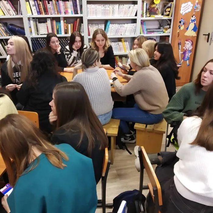 За правовыми знаниями - в библиотеку