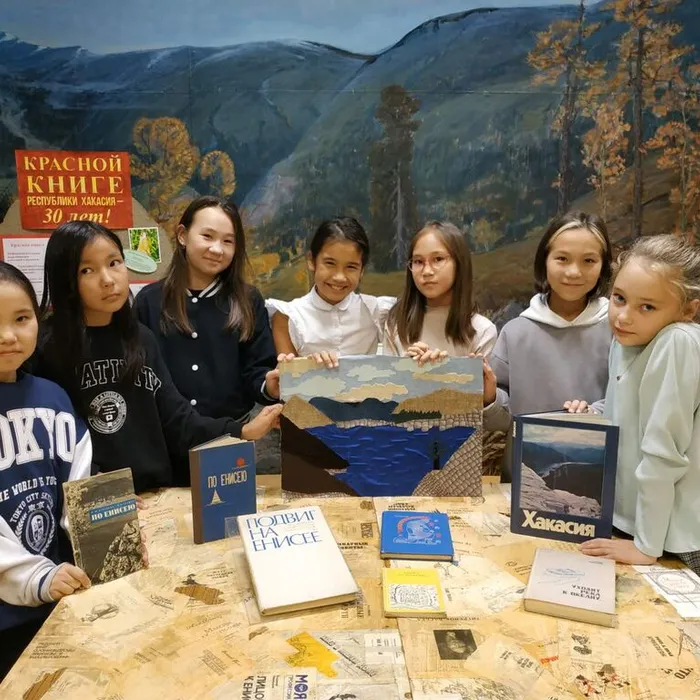 Юные читатели посвятили Дню Енисея арт-коллаж