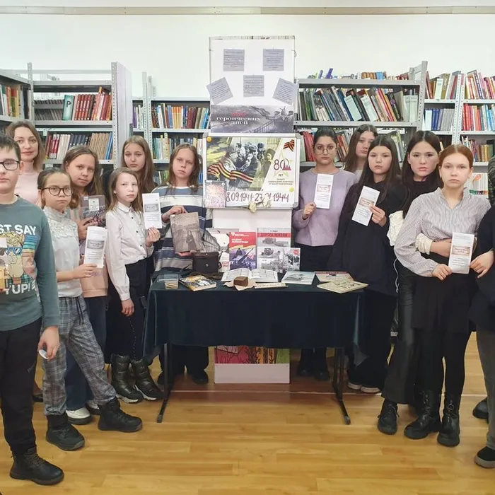 В детской библиотеке открылась выставка к 80-летию прорыва блокады Ленинграда